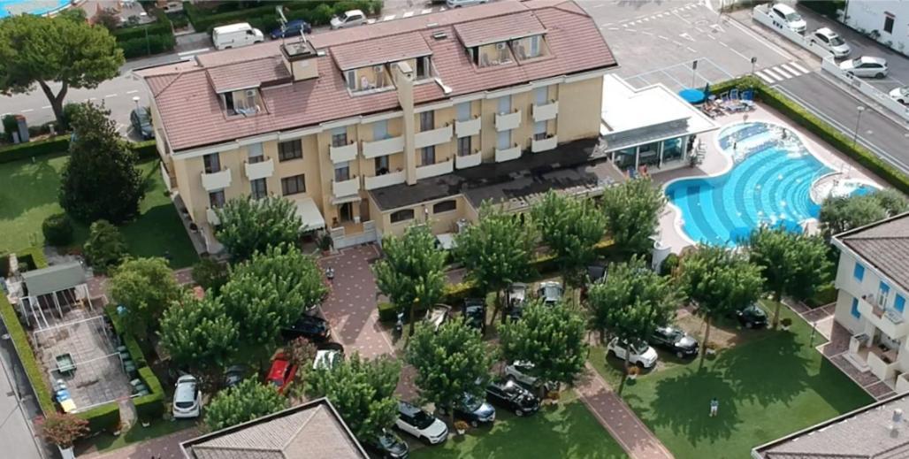 Junior Family Hotel Cavallino-Treporti Kültér fotó