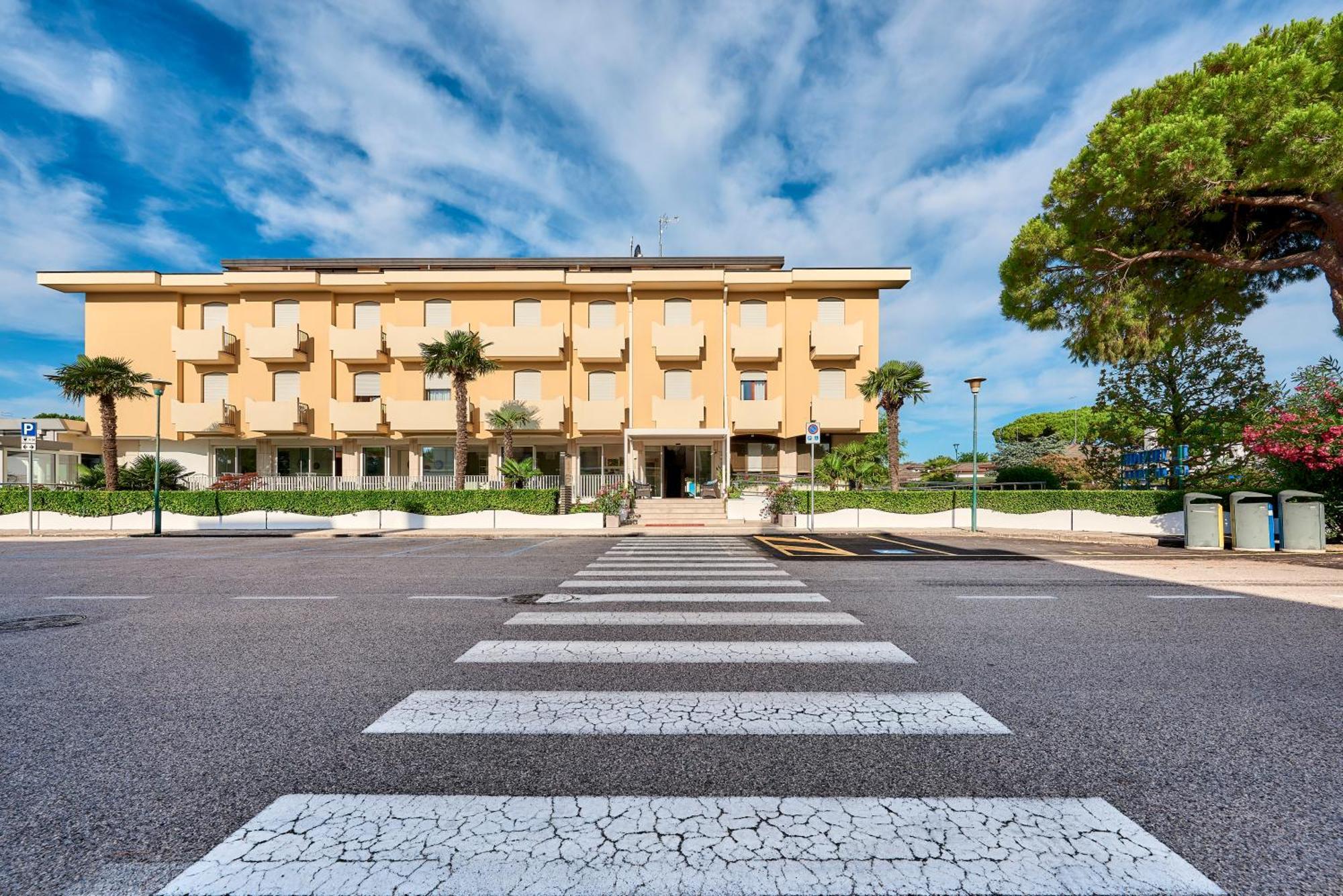 Junior Family Hotel Cavallino-Treporti Kültér fotó